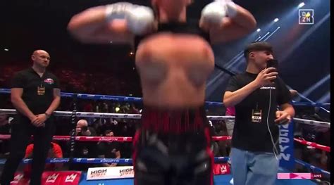 daniella hemsley flashes crowd uncensored|Boxer Daniella Hemsley Flashes After Defeating Aleksandra。